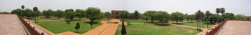 Humayun's Tomb Void of Tourists